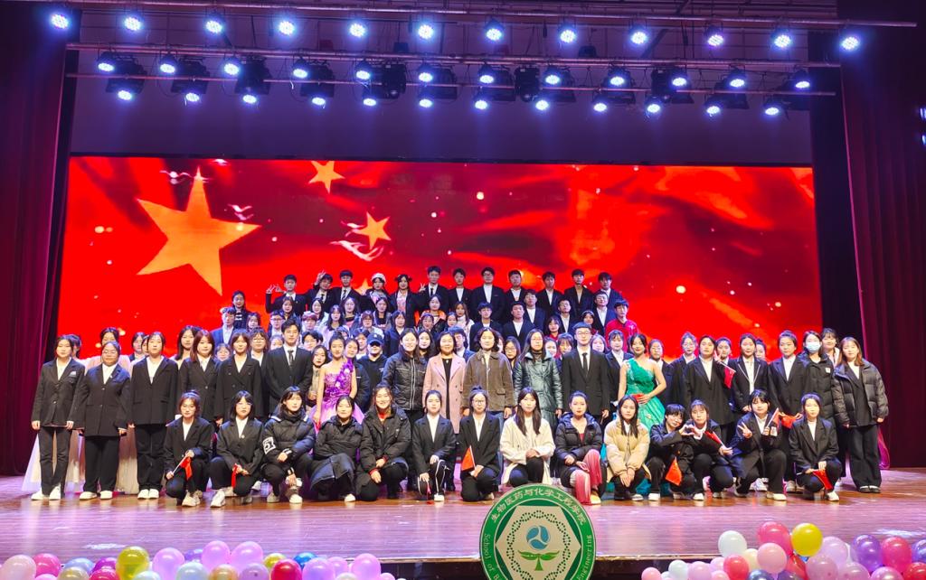 图示, 示意图

中度可信度描述已自动生成